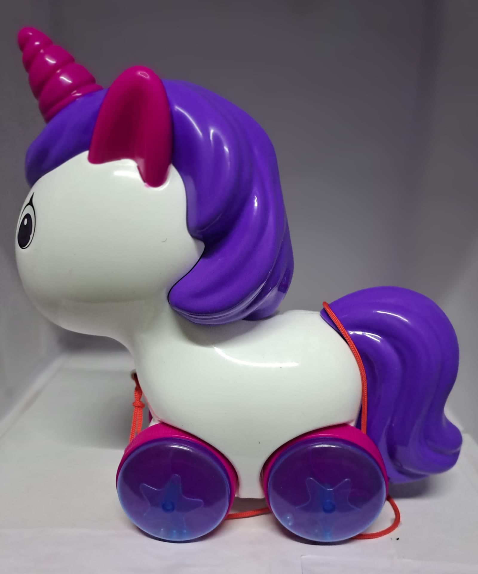 Pull along unicorn