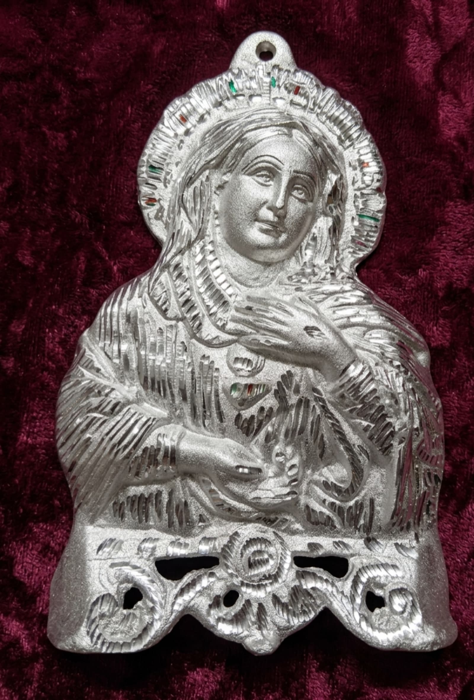 Mary matha plate model statue